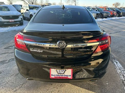 Used 2017 Buick Regal Sport Touring image 6