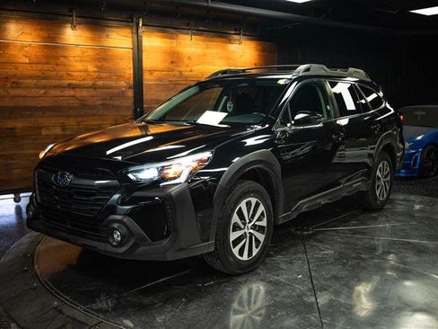 Used 2024 Subaru Outback Premium AWD/4WD image 2