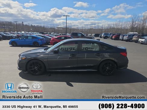 Used 2022 Honda Civic Sport image 4