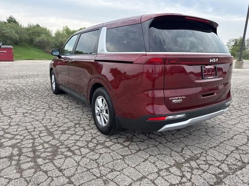 Used 2024 Kia Carnival LX FWD image 30