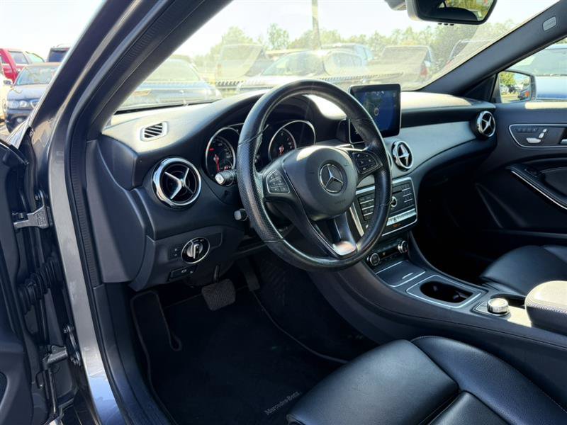 Used 2020 Mercedes-Benz GLA 250 4MATIC image 25