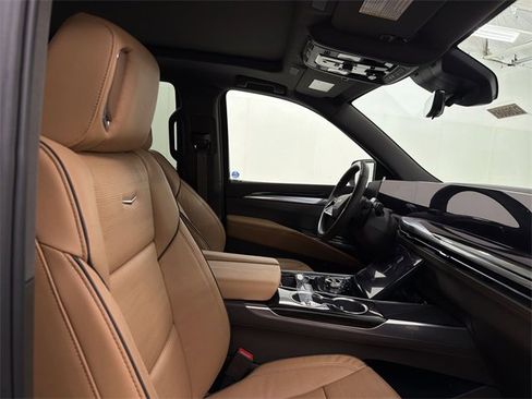 New 2026 Cadillac Escalade Luxury w/ Touring Package image 24
