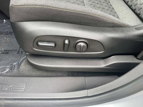 Used 2024 Chevrolet Equinox LT AWD/4WD image 19
