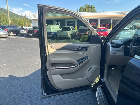 Used 2016 GMC Yukon SLT w/ Open Road Package image 16