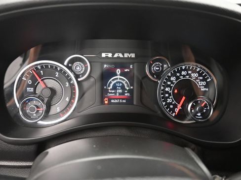 Used 2024 RAM 2500 Big Horn AWD/4WD image 3