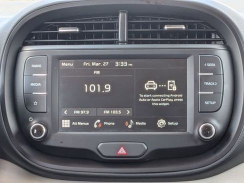 Used 2025 Kia Soul LX w/ LX Technology Package FWD image 19