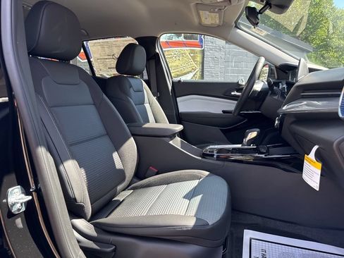 New 2026 Chevrolet Trax LT w/ Driver Confidence Package FWD image 8