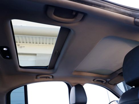 Used 2019 Alfa Romeo Giulia w/ Quick Order Package 22K Sport image 25