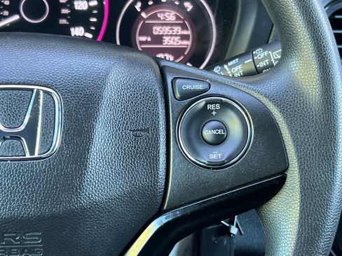 Used 2018 Honda HR-V LX image 25