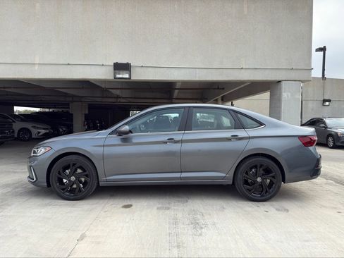 New 2026 Volkswagen Jetta SE FWD image 3