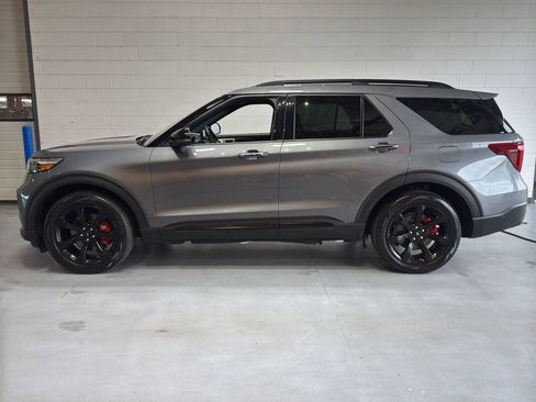 Used 2024 Ford Explorer ST w/ Technology Package image 45