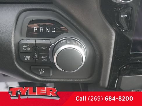 New 2026 RAM 1500 4x4 Crew Cab image 31