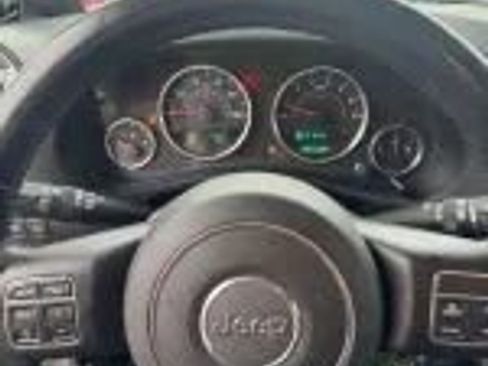 Used 2014 Jeep Wrangler Unlimited Rubicon w/ Connectivity Group AWD/4WD image 19