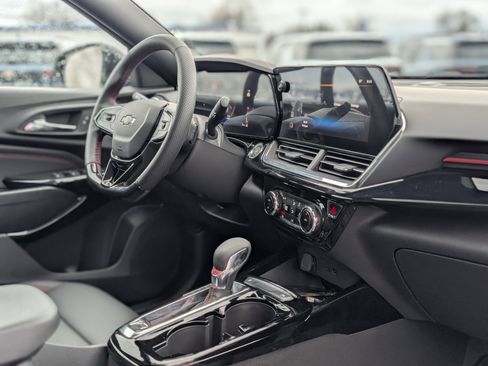 New 2026 Chevrolet Trax RS w/ Sunroof Package image 34
