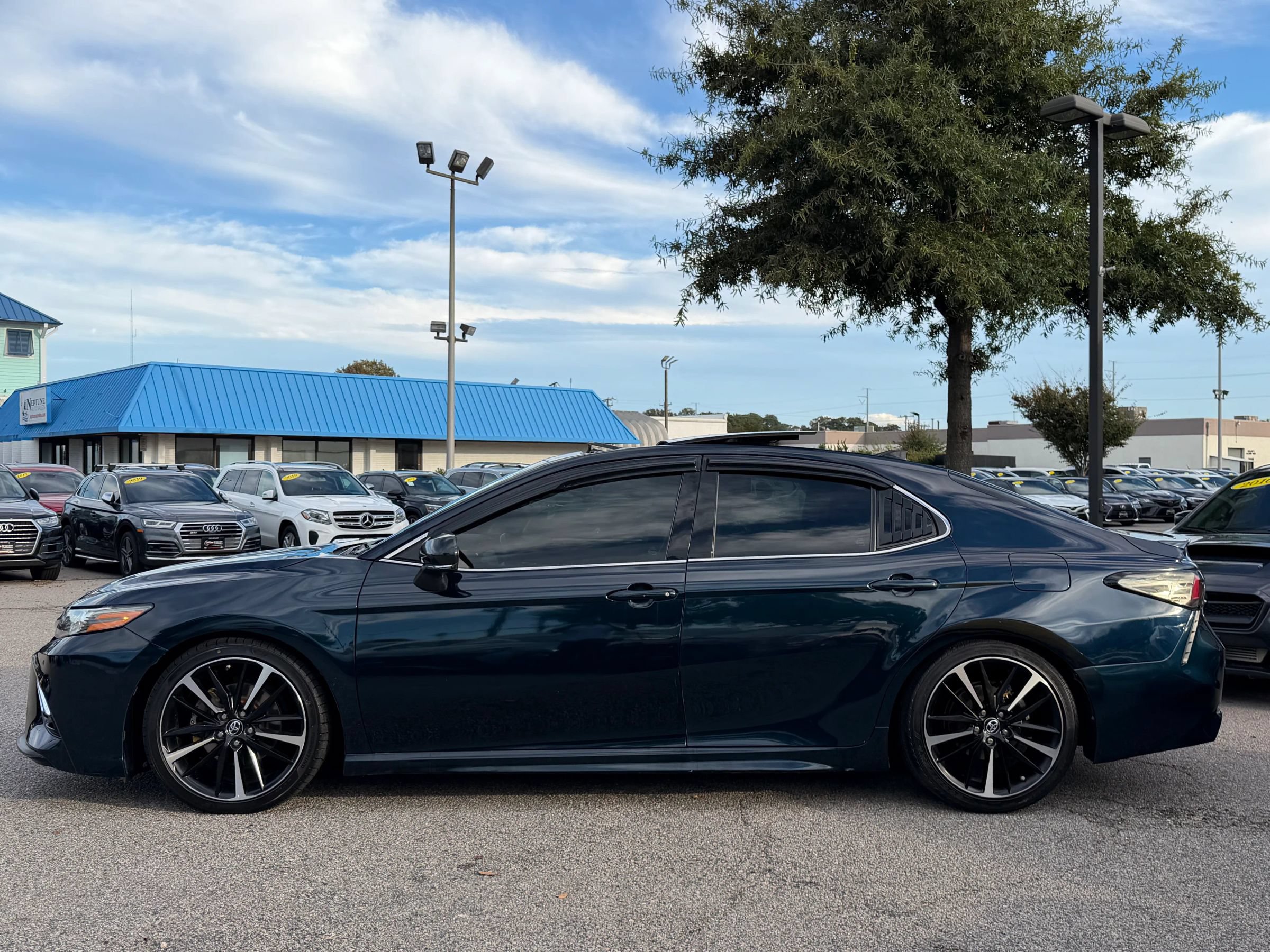 Used 2018 Toyota Camry XSE FWD image 12