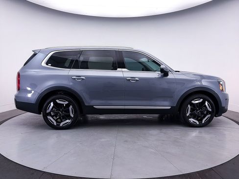 Certified 2024 Kia Telluride S w/ S Sunroof Package FWD image 44