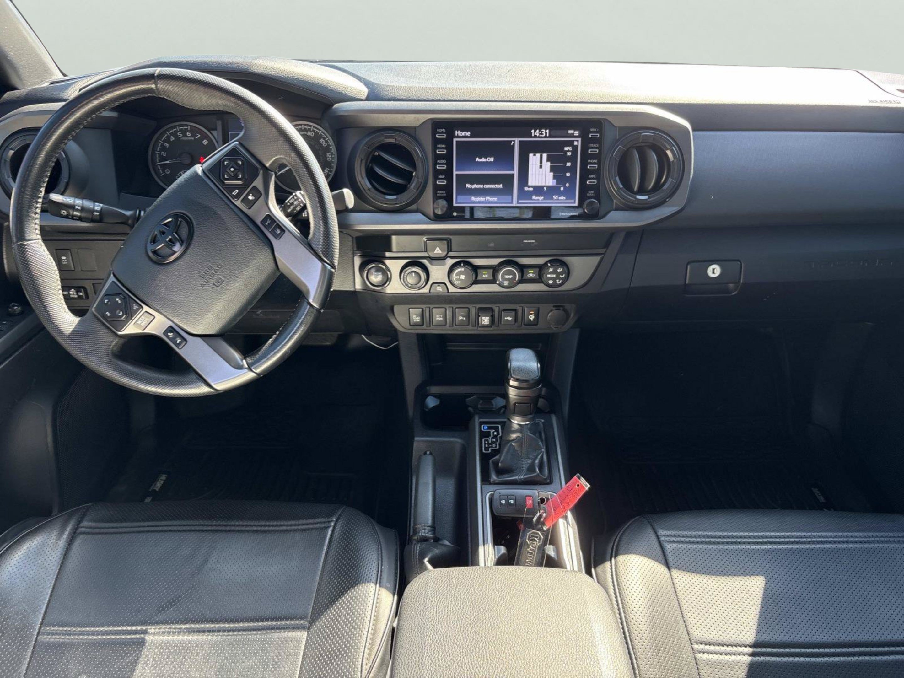 Used 2020 Toyota Tacoma TRD Off-Road w/ Technology Package AWD/4WD image 15