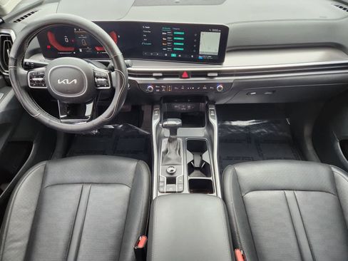 Certified 2024 Kia Sorento S FWD image 24