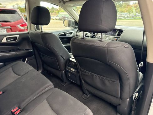 Used 2018 Nissan Pathfinder S image 22