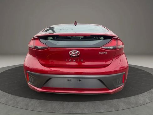 Used 2022 Hyundai Ioniq SE image 6