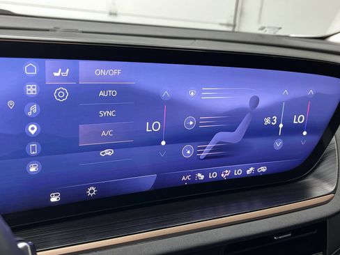 Certified 2024 Buick Envision Sport Touring AWD/4WD image 20