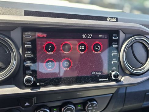 Used 2020 Toyota Tacoma TRD Sport w/ Technology Package AWD/4WD image 28