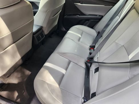 Used 2025 Toyota Camry SE image 27