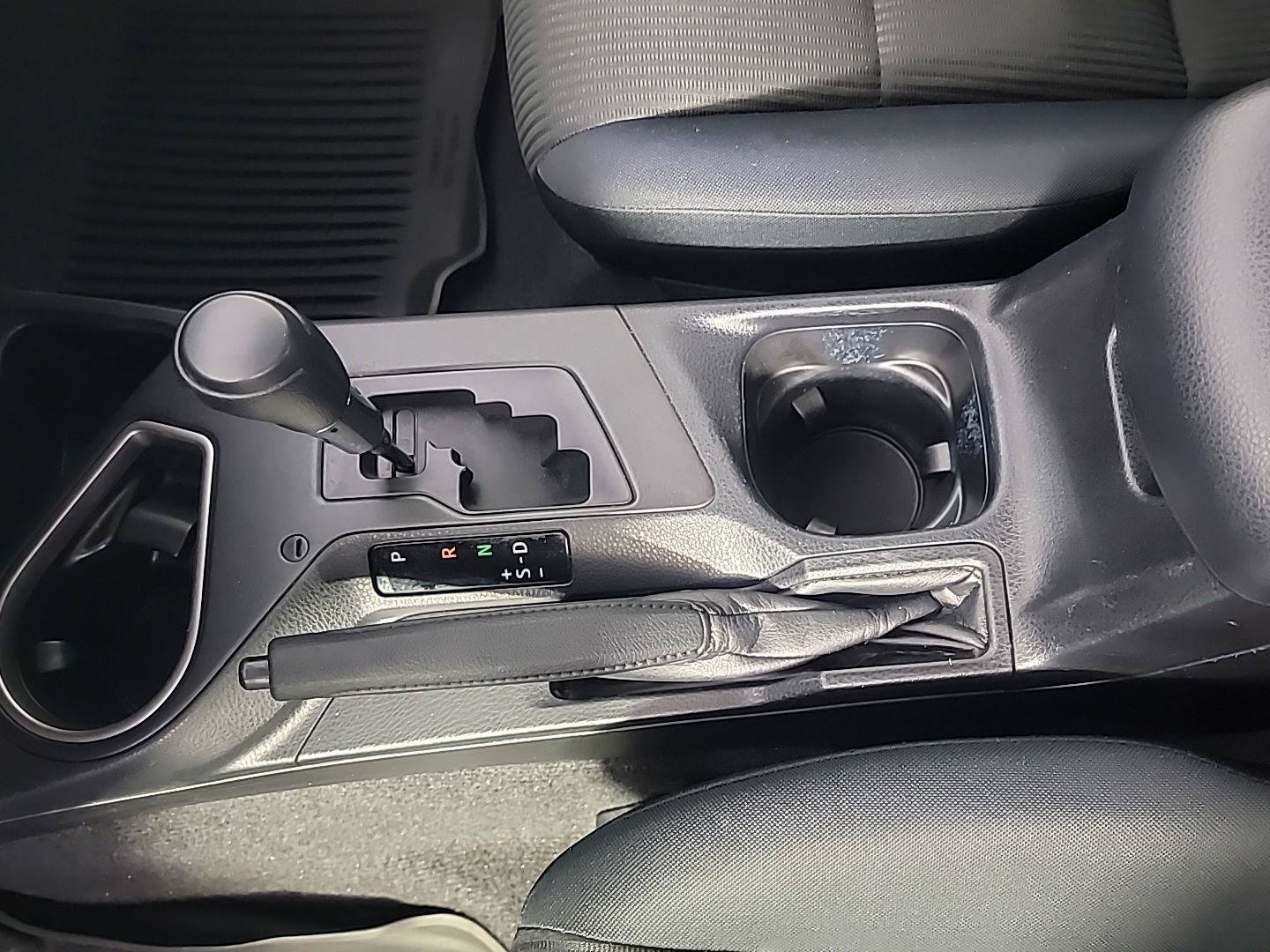 Used 2017 Toyota RAV4 LE w/ All Weather Liner Package FWD image 31