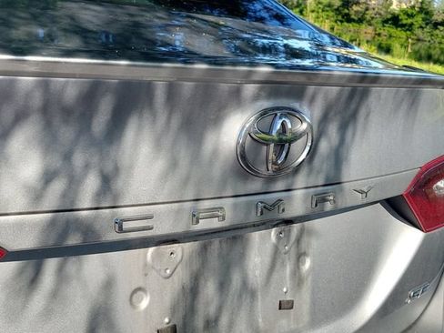 Used 2023 Toyota Camry SE FWD image 4