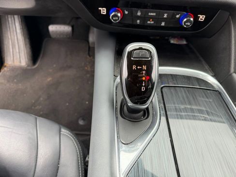 Used 2020 Buick Enclave Essence image 31