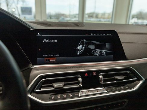 Used 2022 BMW X5 xDrive40i w/ Premium Package image 29