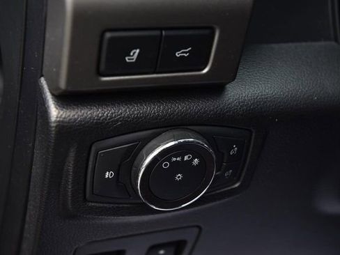 Used 2019 Ford Expedition XLT w/ Equipment Group 202A AWD/4WD image 11