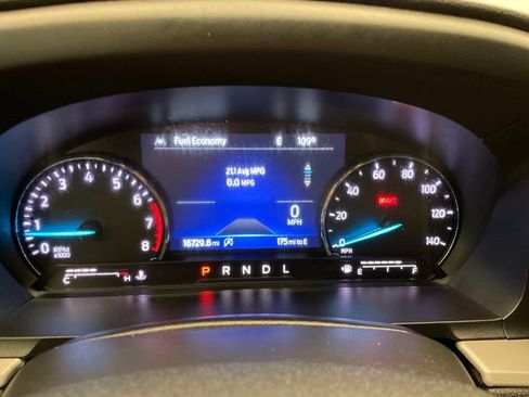 Used 2023 Ford Explorer XLT RWD image 12