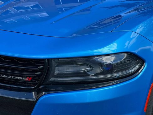 Used 2015 Dodge Charger SXT RWD image 9