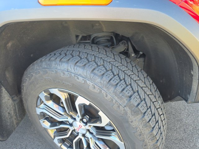 Used 2024 GMC Canyon Denali AWD/4WD image 11