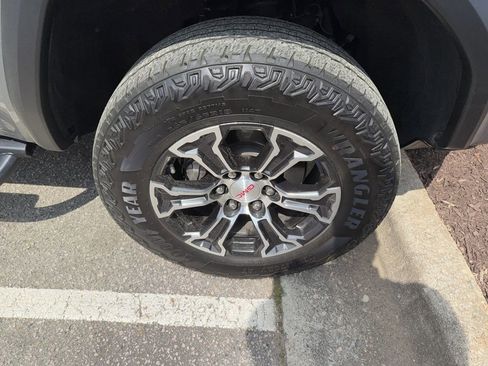 Used 2023 GMC Canyon AT4 w/ Canyon Safety Plus Package image 5