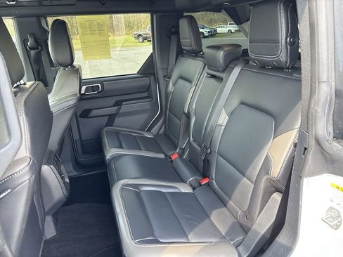 Used 2025 Ford Bronco Outer Banks AWD/4WD image 24