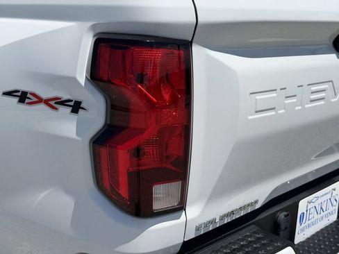 Used 2023 Chevrolet Colorado LT w/ LT Convenience Package II AWD/4WD image 14