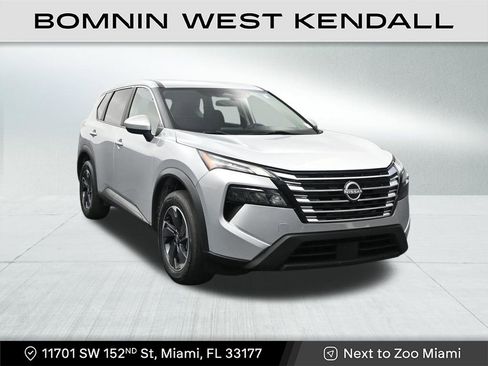 Used 2024 Nissan Rogue SV image 7