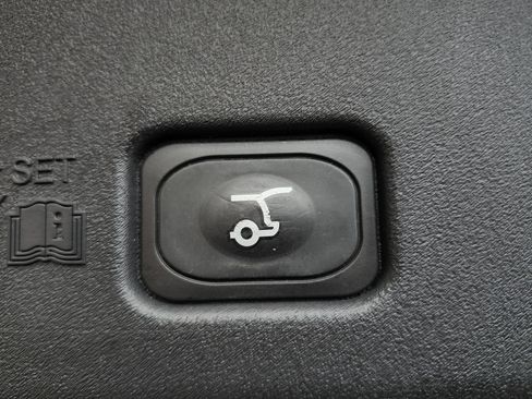 Used 2024 Lincoln Nautilus Reserve w/ Equipment Group 202A image 25