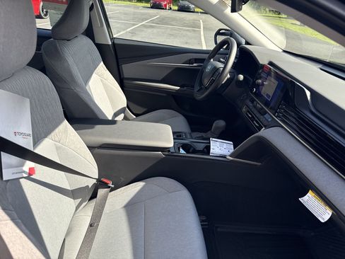 New 2025 Toyota Camry LE w/ Convenience Package image 31