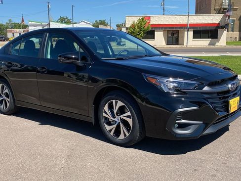 Used 2025 Subaru Legacy Premium image 3