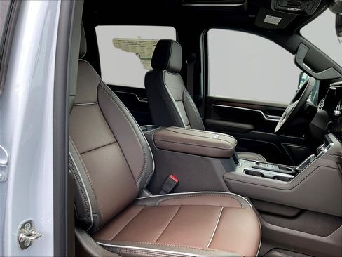 New 2026 GMC Sierra 3500 Denali w/ Denali Reserve Package AWD/4WD image 9