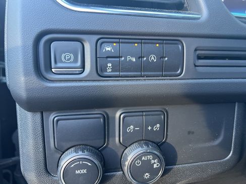 Used 2023 Chevrolet Tahoe Premier image 16