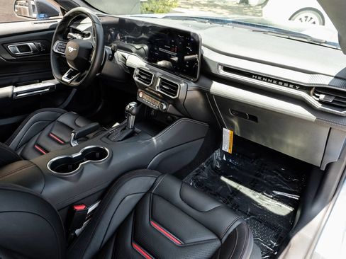 Used 2025 Ford Mustang GT Premium w/ GT Performance Package RWD image 11