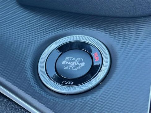 New 2025 Jeep Grand Cherokee L Laredo image 8