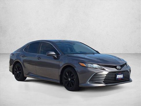 Used 2023 Toyota Camry LE FWD image 3