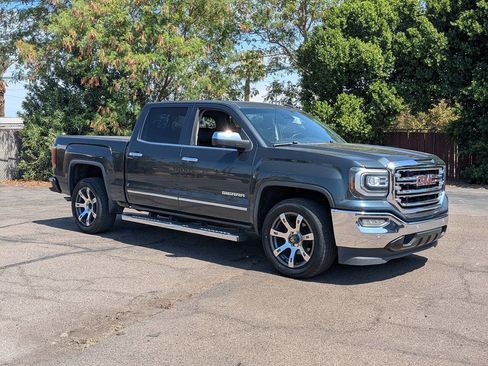 Used 2018 GMC Sierra 1500 SLT image 2
