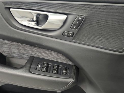 Used 2023 Volvo XC60 B5 Core image 26