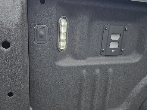 Used 2025 Ford F250 XLT w/ Black Appearance Package AWD/4WD image 10